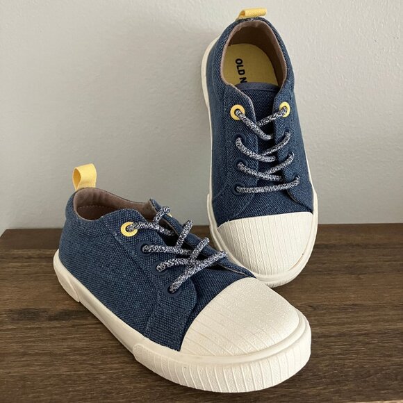 Boys Slip-On Old Navy Shoes Size 8 - Picture 1 of 5